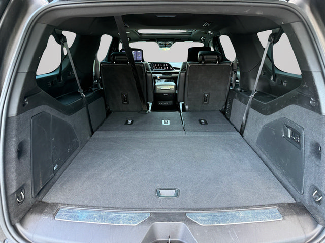 Used 2021 Cadillac Escalade ESV Sport w/ Driver Assist Tech Package AWD/4WD image 32