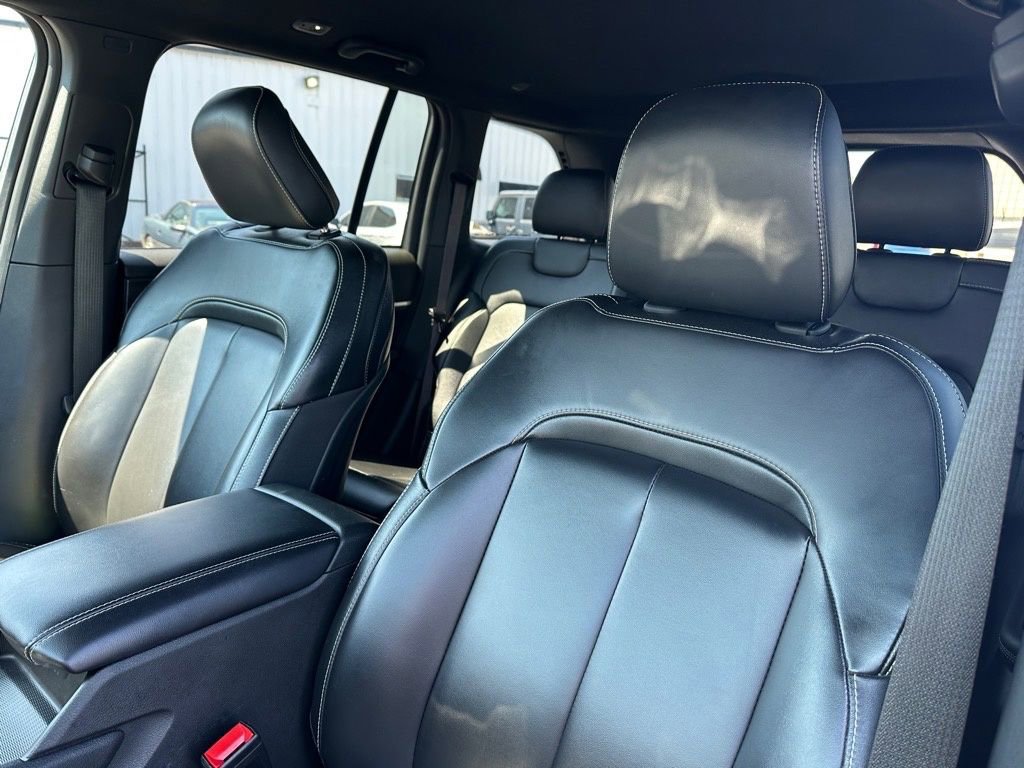 Used 2024 Jeep Grand Cherokee Limited image 27