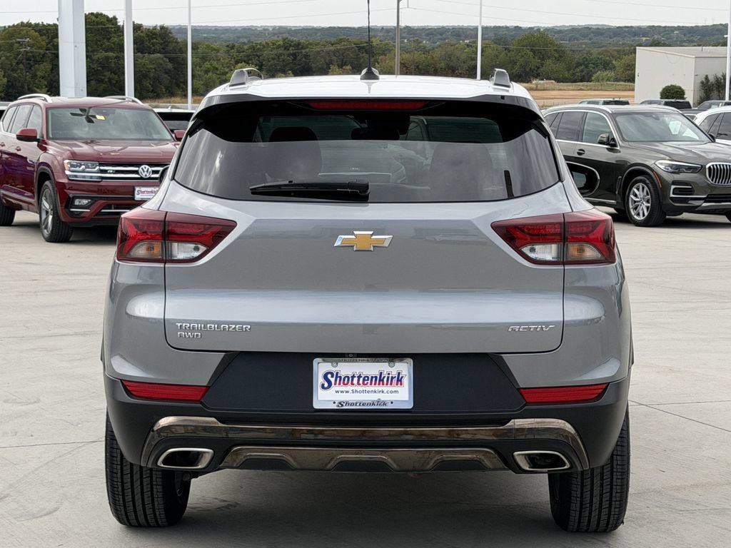 Used 2023 Chevrolet TrailBlazer ACTIV w/ Sun and Liftgate Package AWD/4WD image 5