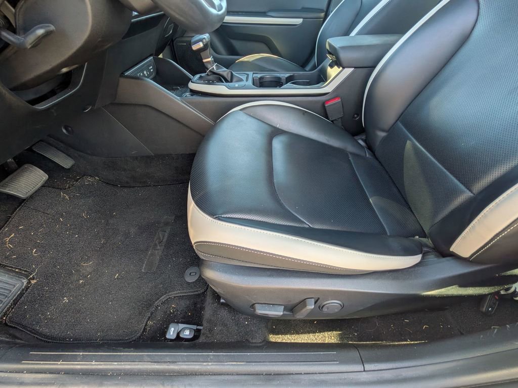 Used 2025 Kia K4 GT-Line w/ GT-Line Premium Package image 15