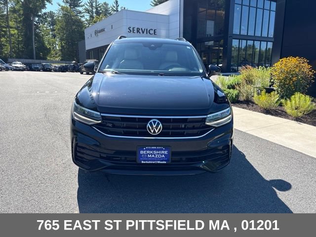 Used 2023 Volkswagen Tiguan SE R-Line AWD/4WD image 2
