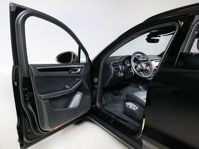 New 2025 Porsche Macan Turbo image 23