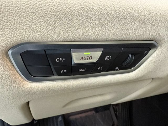Used 2022 BMW X5 xDrive40i w/ Premium Package AWD/4WD image 22