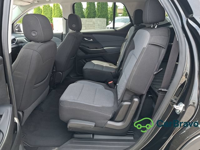 Used 2021 Chevrolet Traverse LT FWD image 10