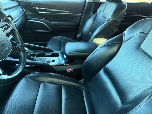 Used 2022 Kia Telluride S image 3