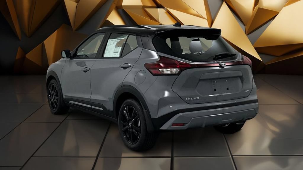 Certified 2024 Nissan Kicks SR FWD image 7