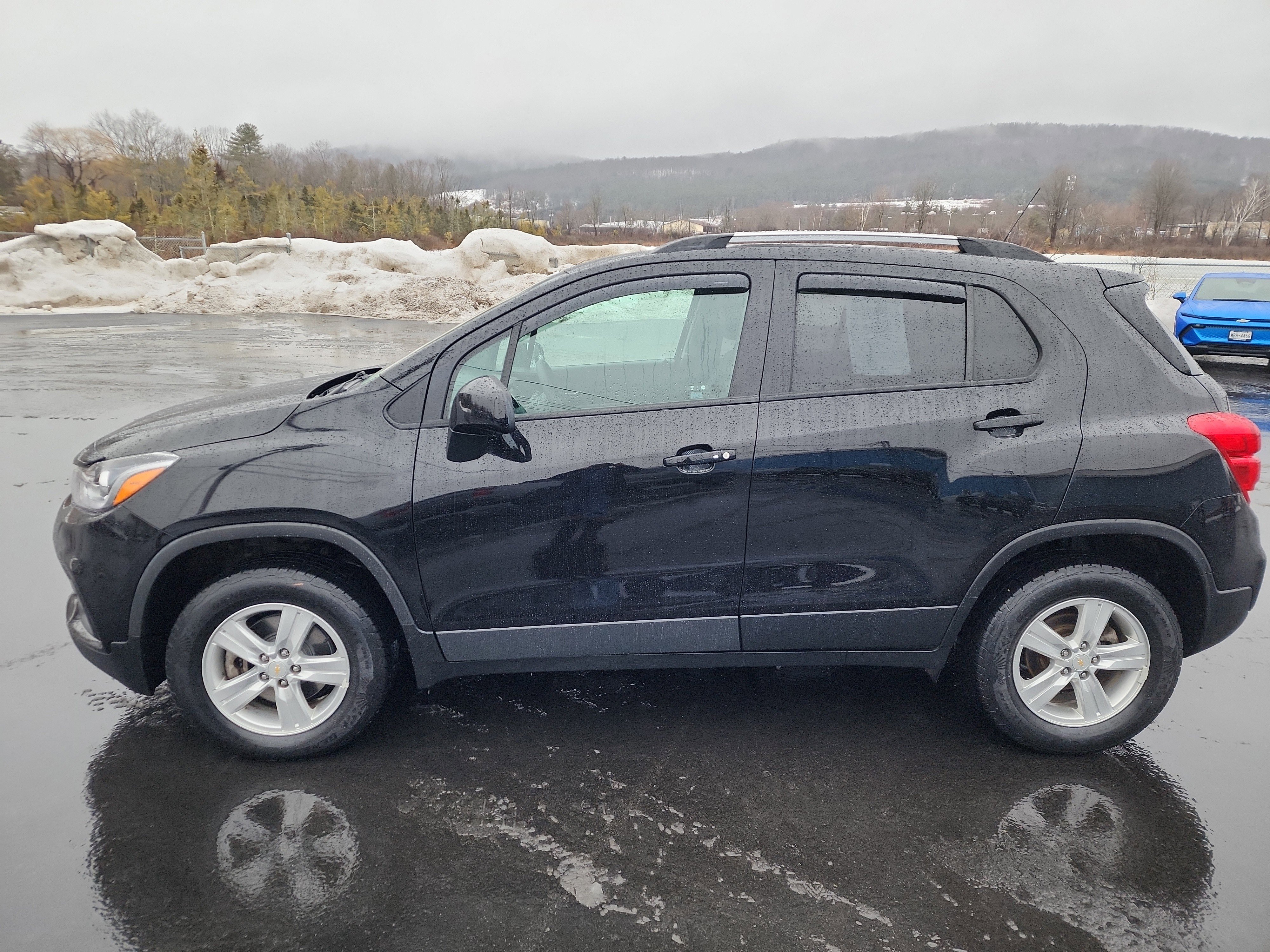 Certified 2022 Chevrolet Trax LT w/ LT Convenience Package image 5
