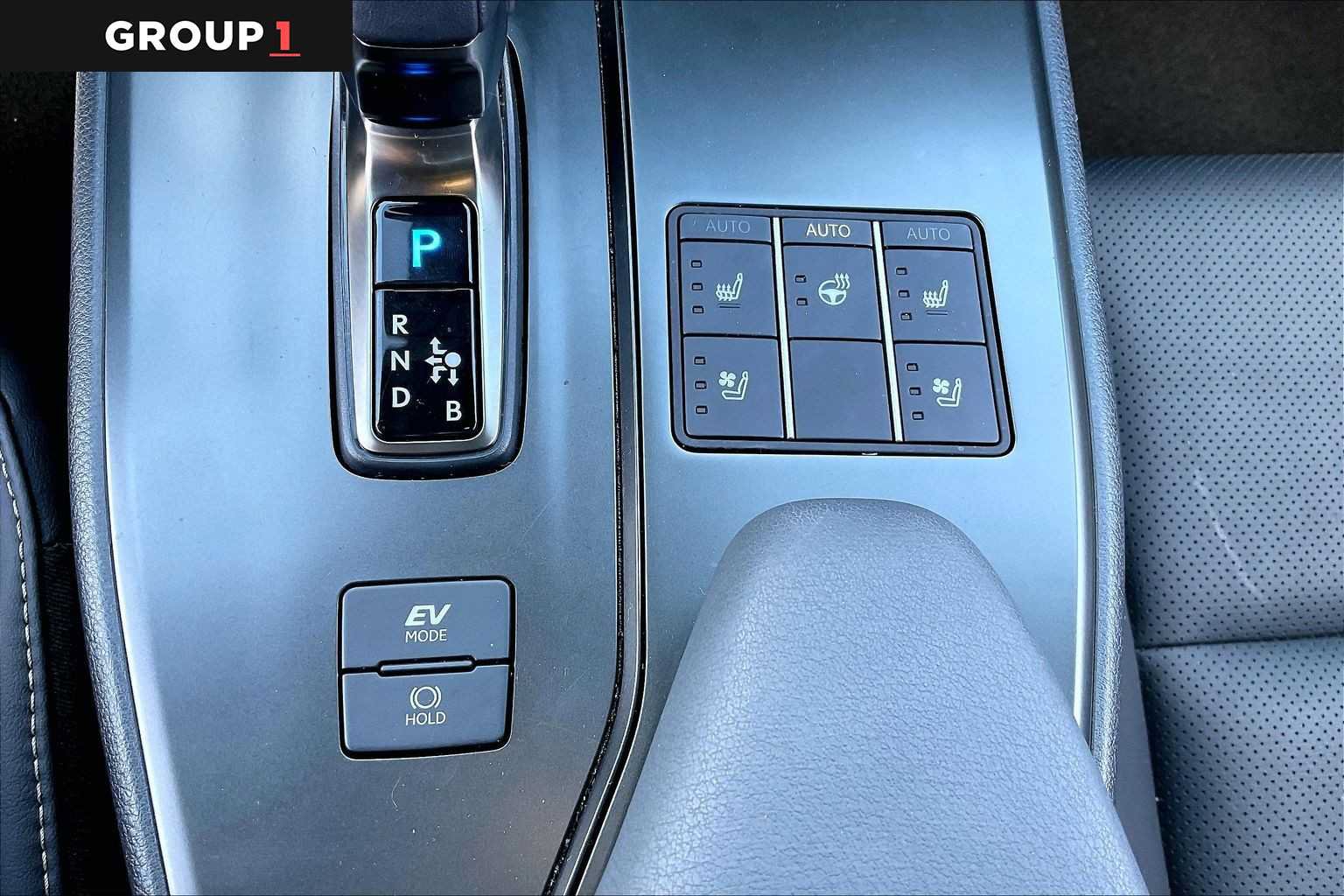 Used 2026 Lexus UX 300h FWD w/ Cold Area Package image 33