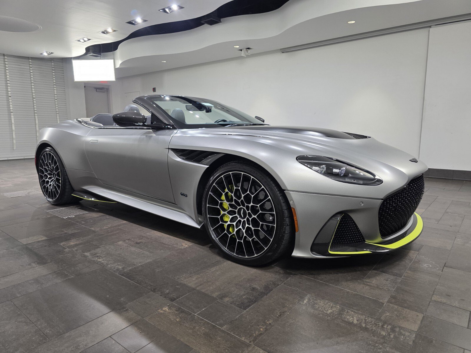 Used 2023 Aston Martin DBS Superleggera Volante RWD video 1
