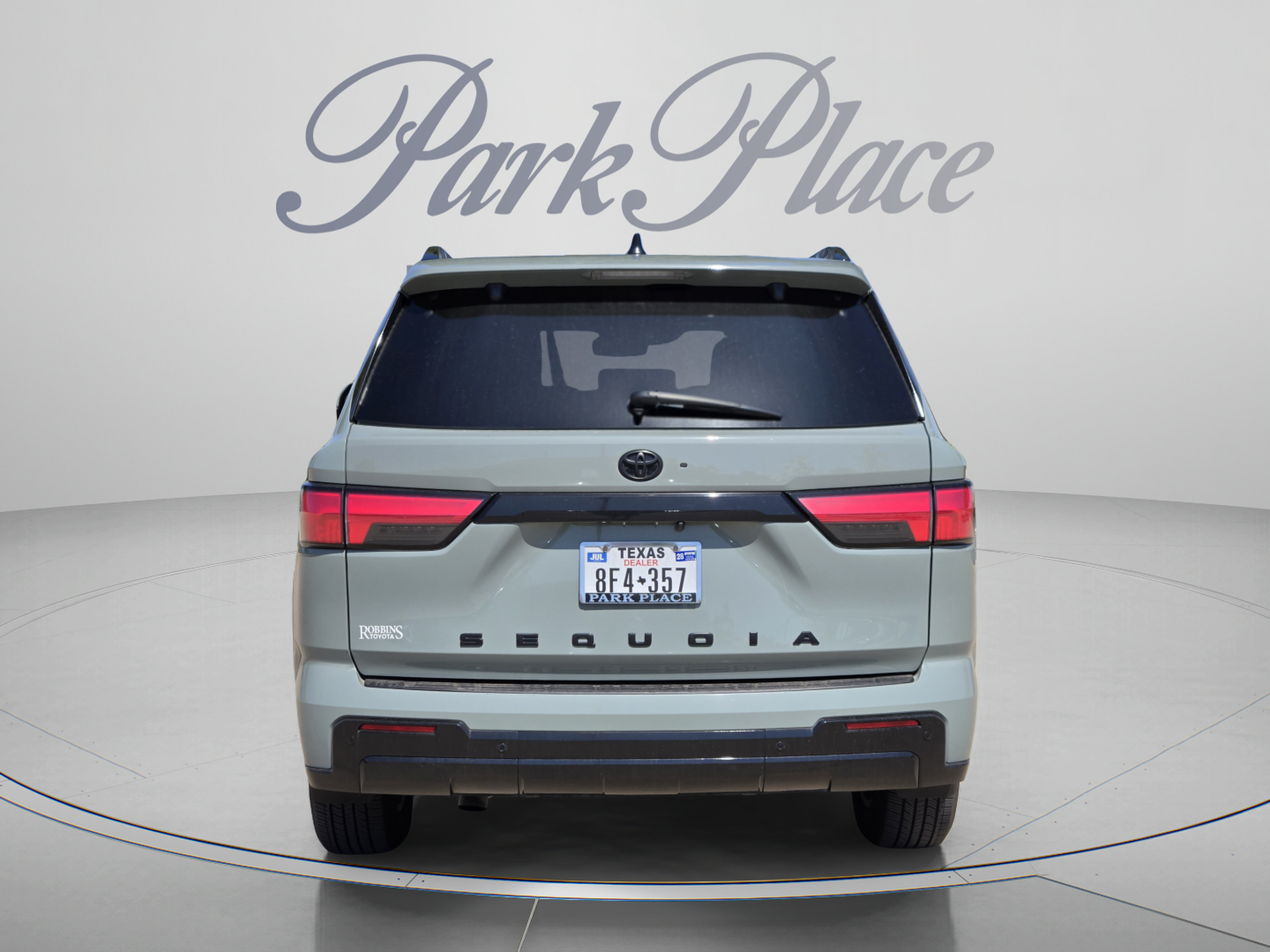 Used 2024 Toyota Sequoia Platinum AWD/4WD image 4