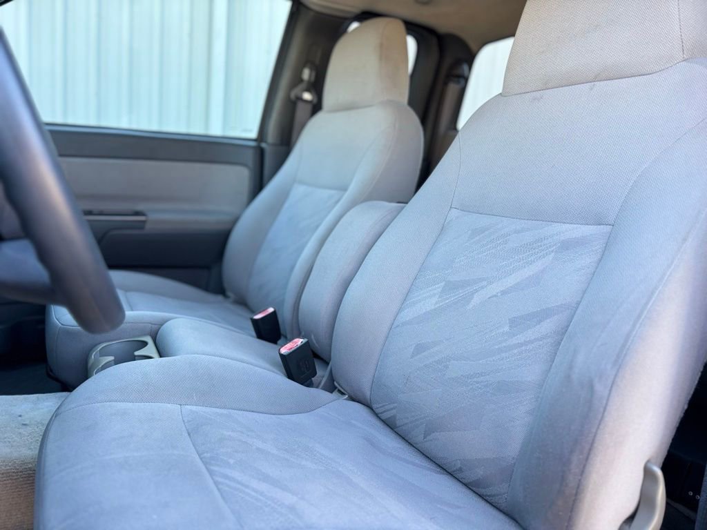 Used 2004 Chevrolet Colorado 2WD Extended Cab w/ Comfort Convenience Package image 11