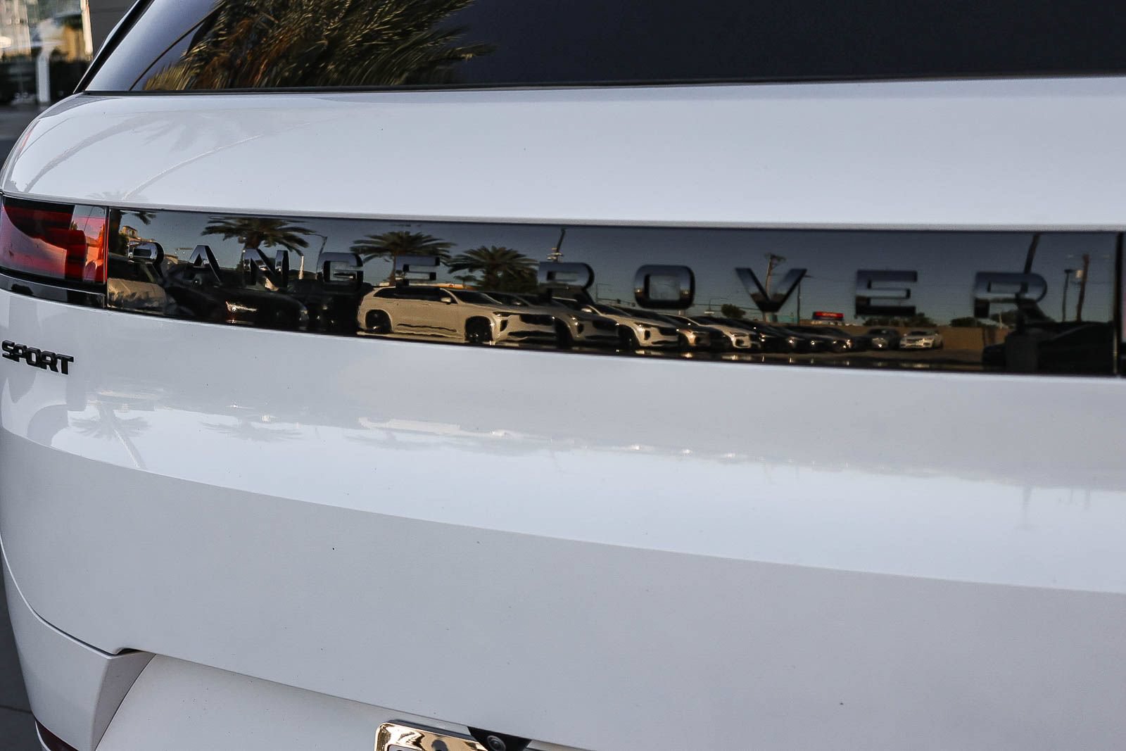 Used 2025 Land Rover Range Rover Sport Dynamic SE AWD/4WD image 12