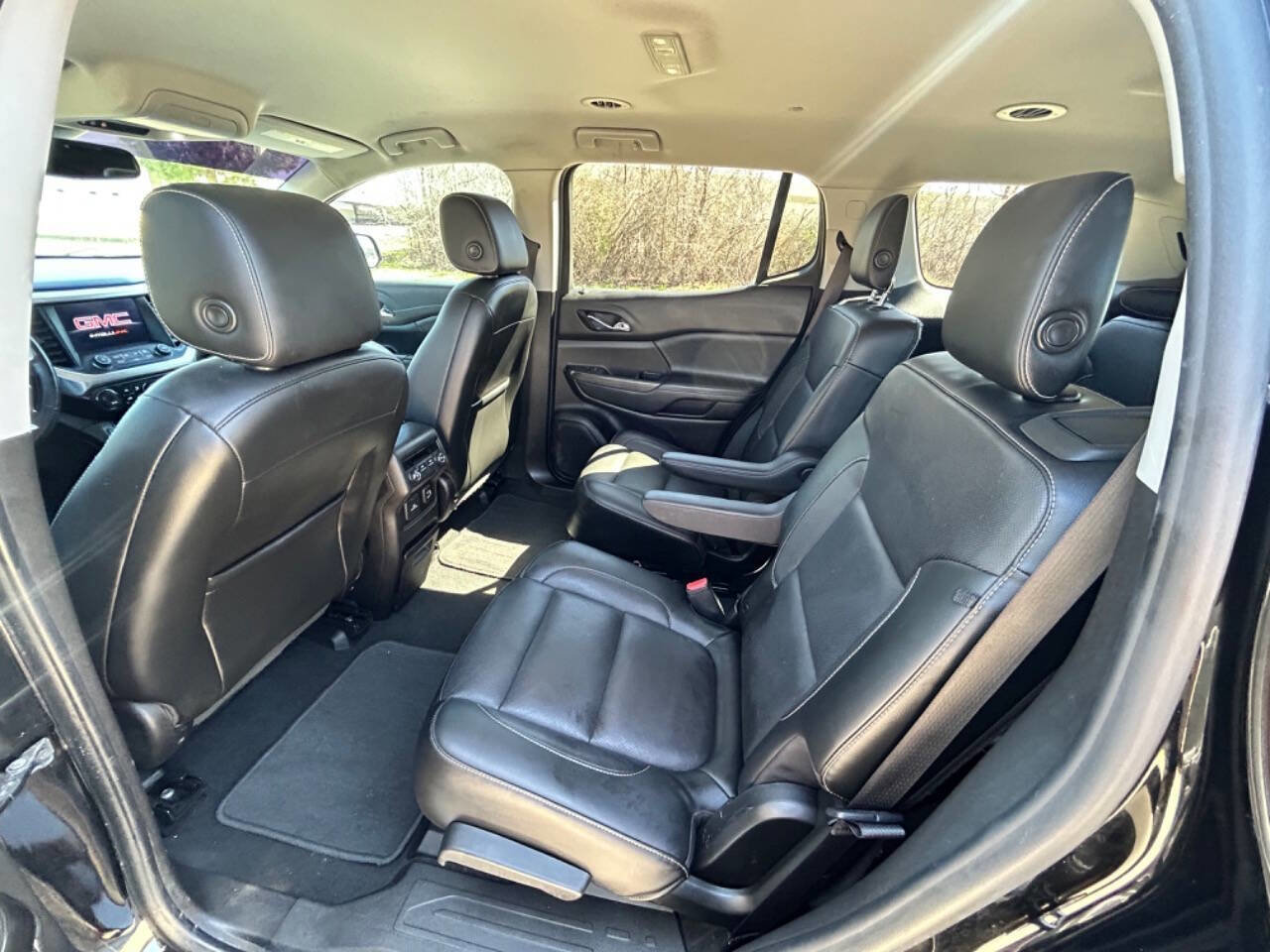 Used 2019 GMC Acadia SLT image 13