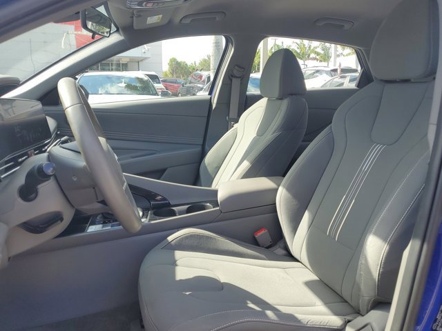 Certified 2023 Hyundai Elantra SEL w/ Convenience Package image 13