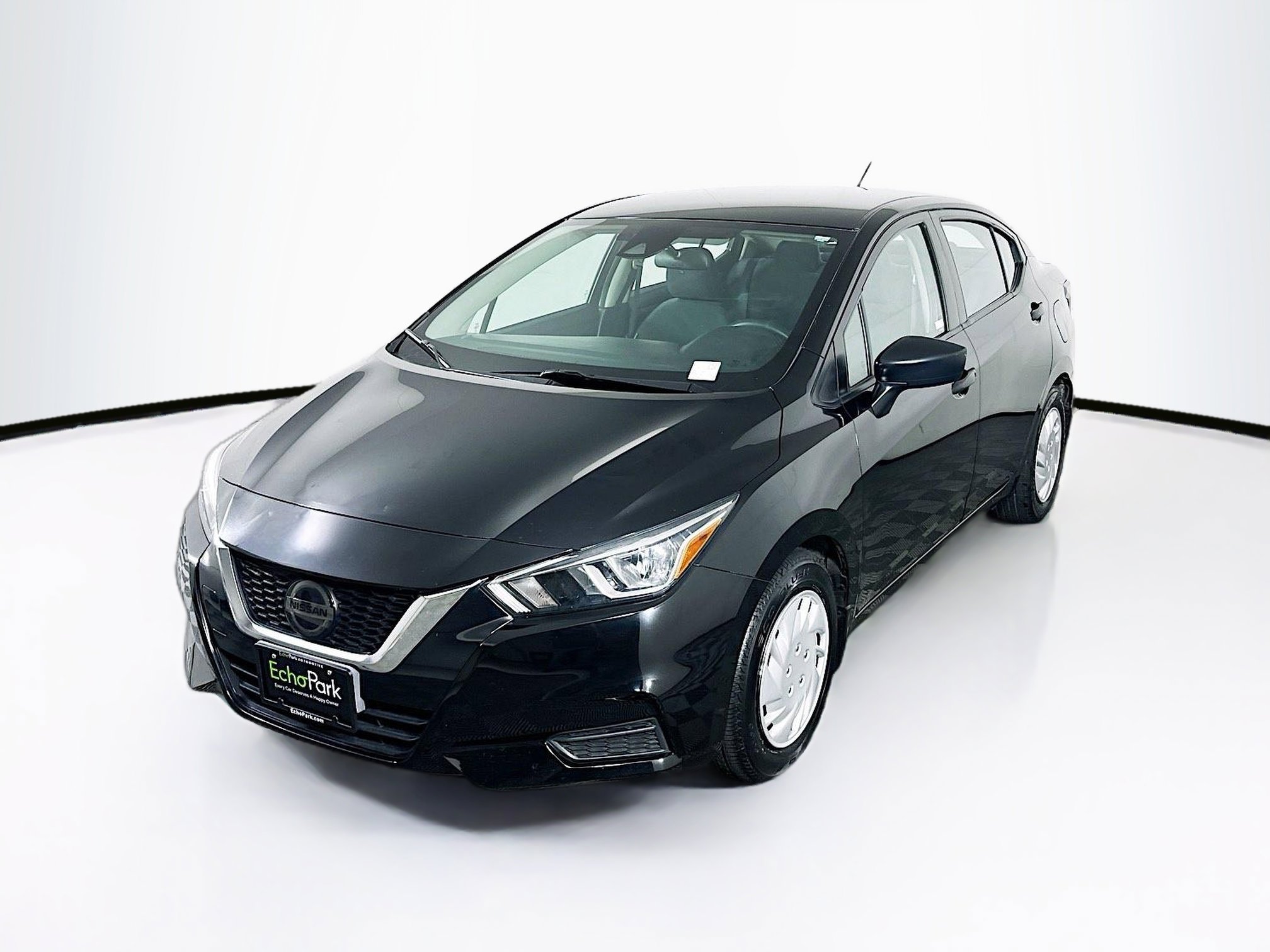 Used 2020 Nissan Versa S image 3