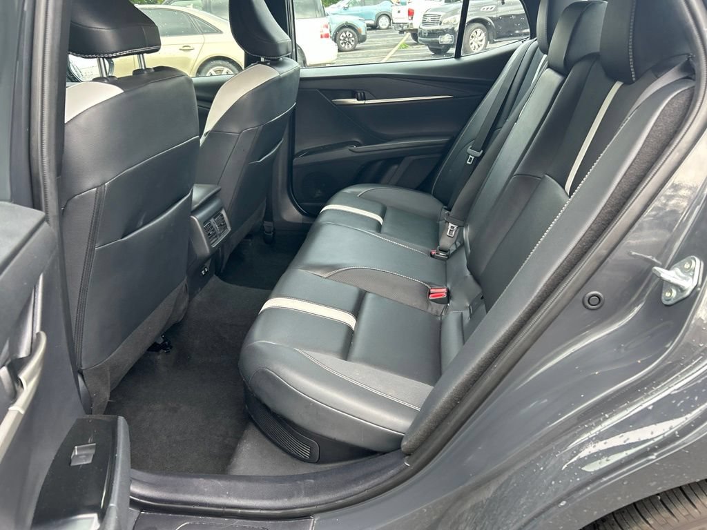 Used 2025 Toyota Camry SE FWD image 9