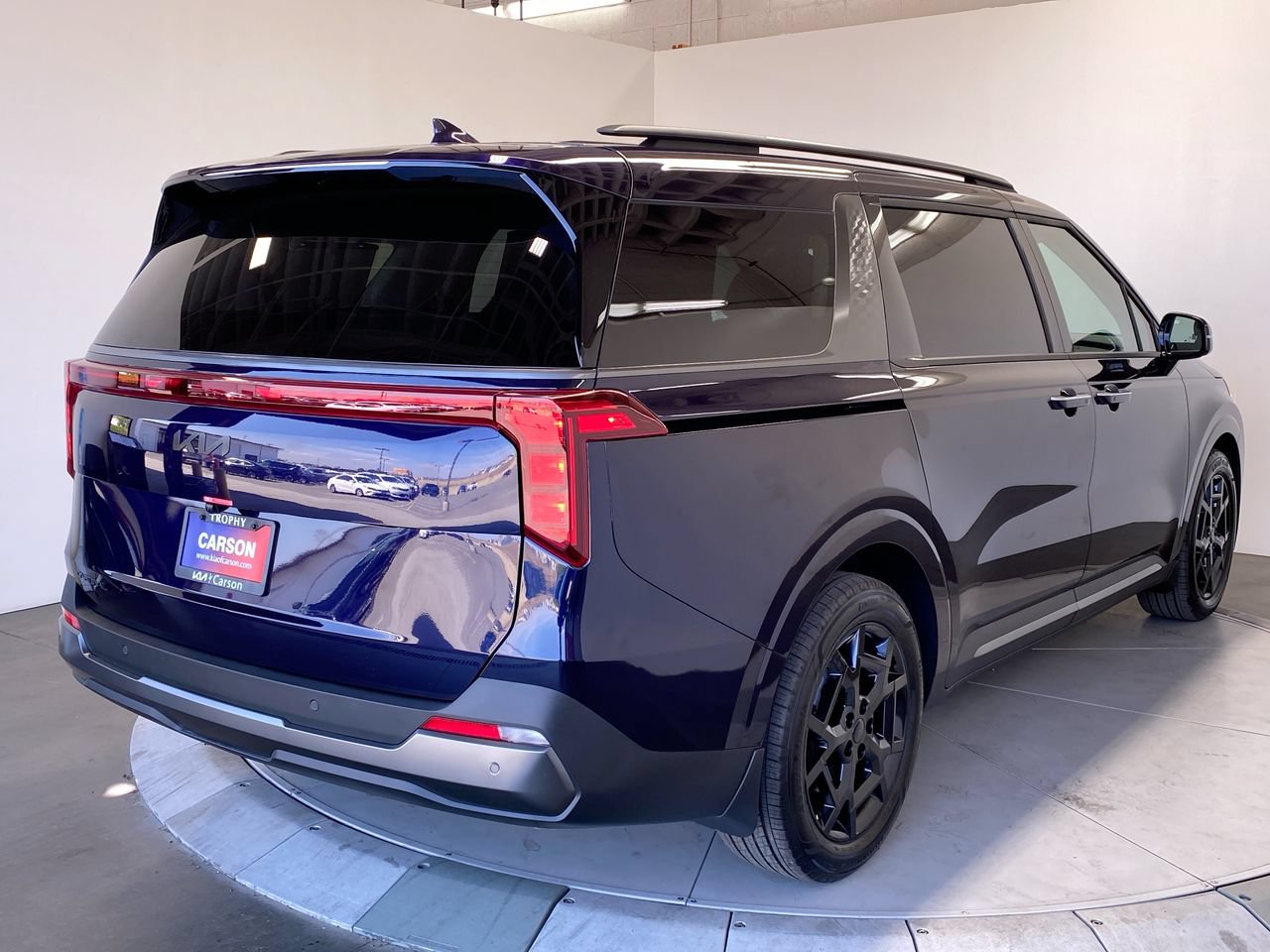 New 2027 Kia Carnival EX FWD image 5