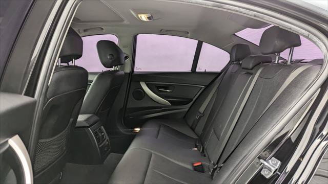 Used 2018 BMW 320i Sedan RWD image 17