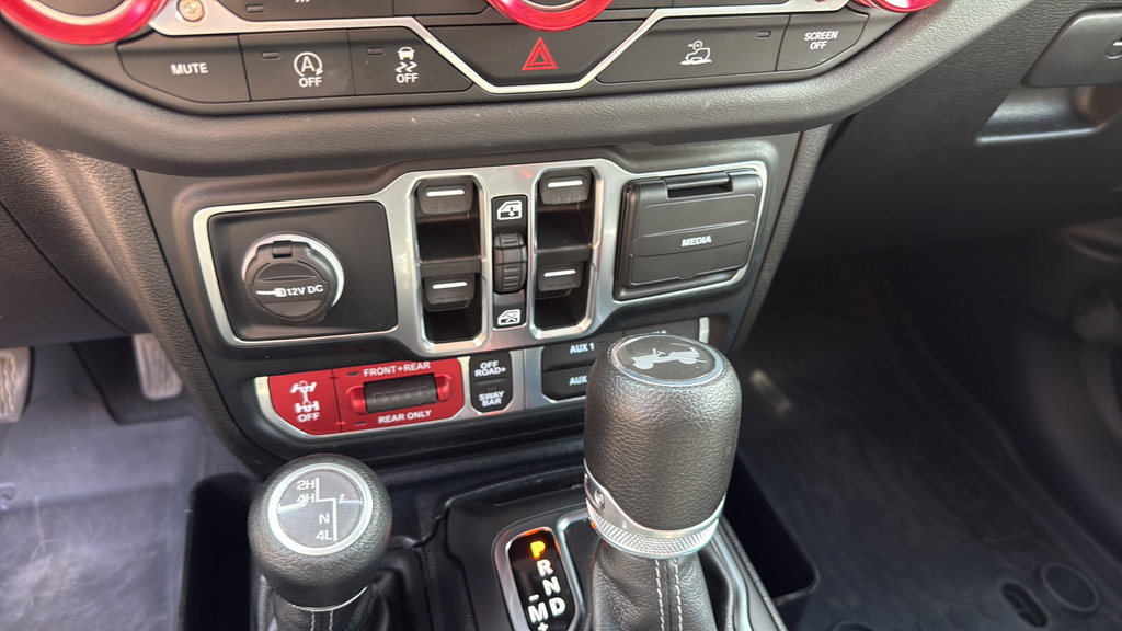Used 2024 Jeep Wrangler Unlimited Rubicon AWD/4WD image 27