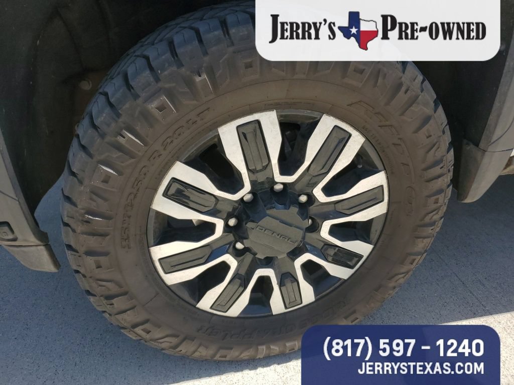 Used 2025 GMC Sierra 2500 Denali Ultimate AWD/4WD image 2