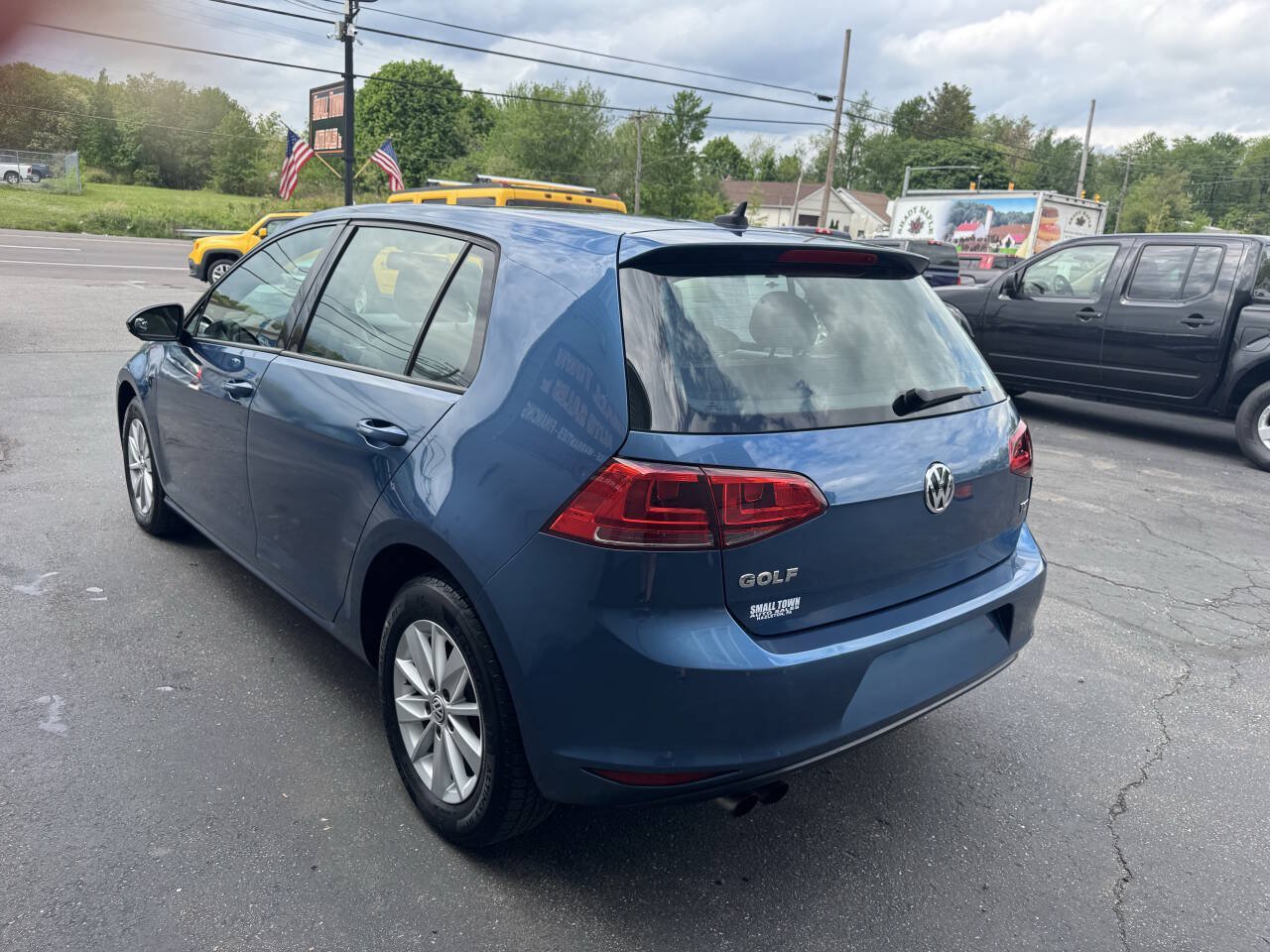 Used 2016 Volkswagen Golf S FWD image 32