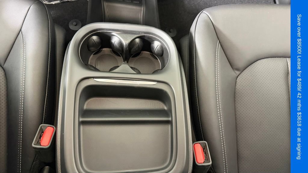 New 2027 Chrysler Pacifica Select FWD image 26