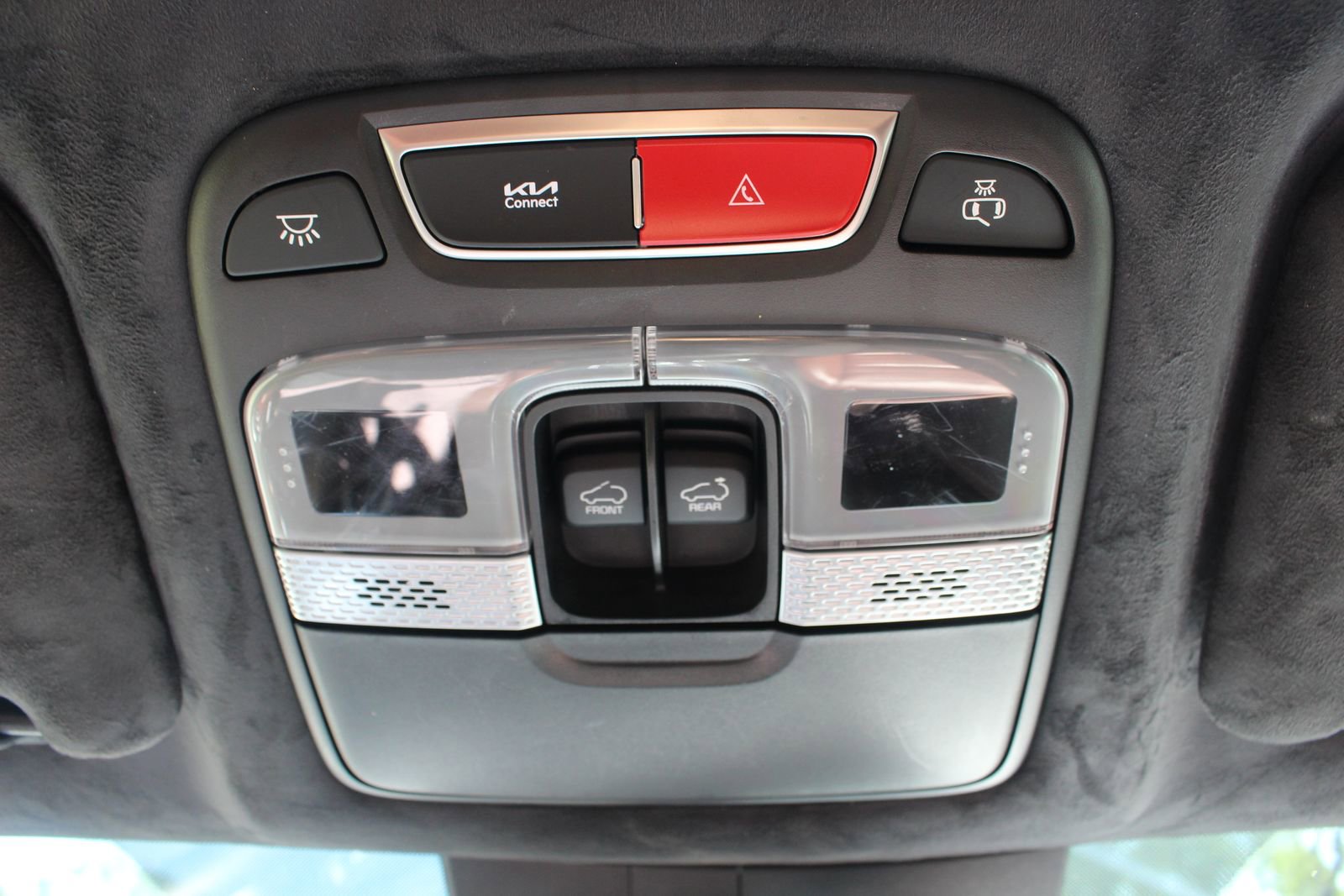 Certified 2024 Kia Telluride SX Prestige w/ Towing Package image 29