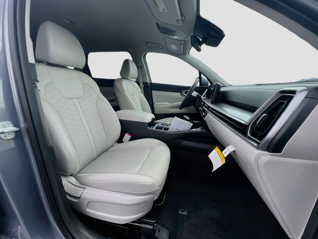 Used 2025 Kia Sorento S FWD image 26