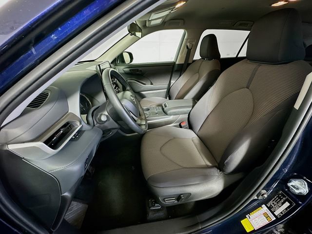 Certified 2025 Toyota Highlander LE image 12