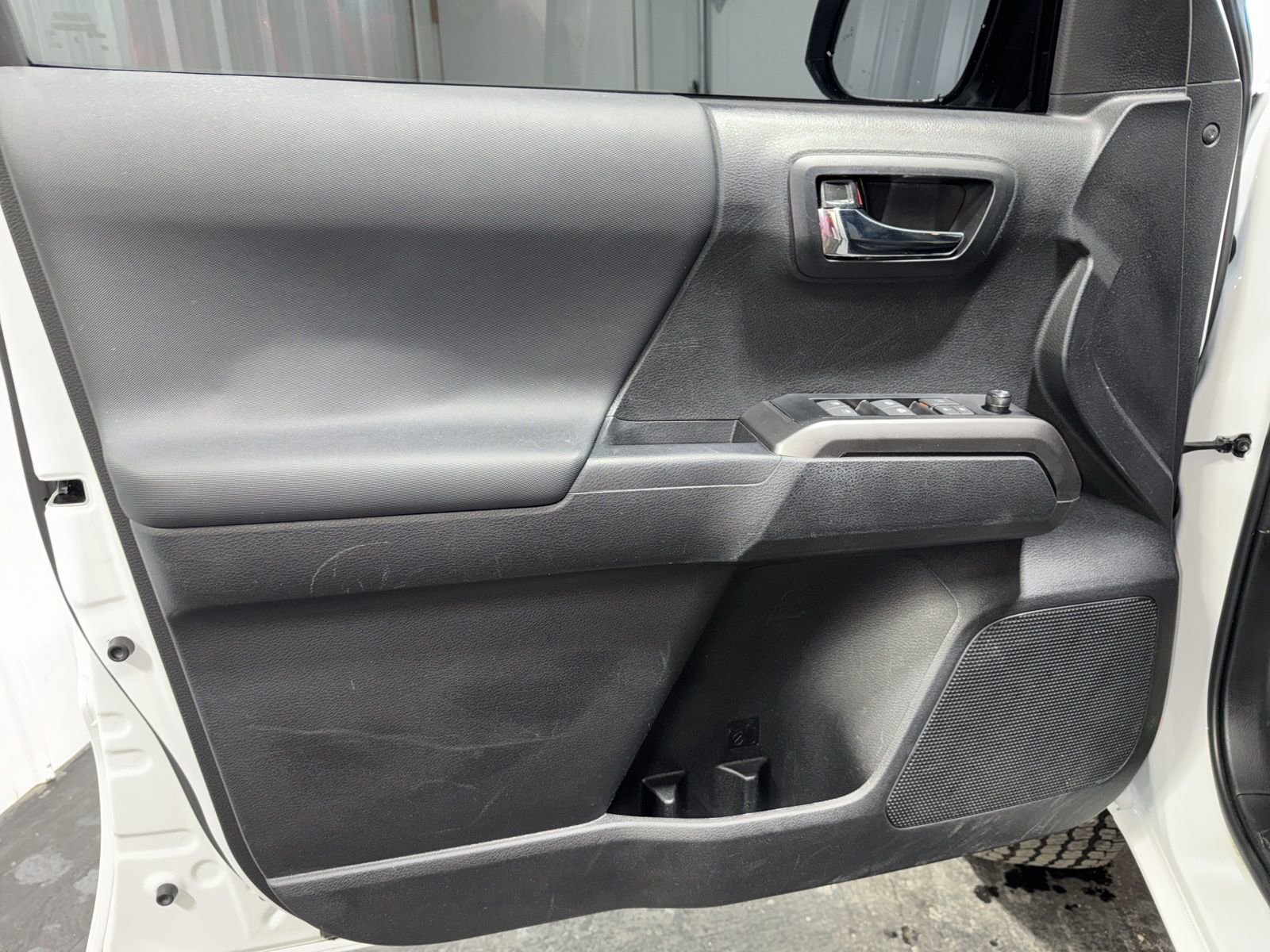 Used 2023 Toyota Tacoma TRD Off-Road w/ Technology Package image 18