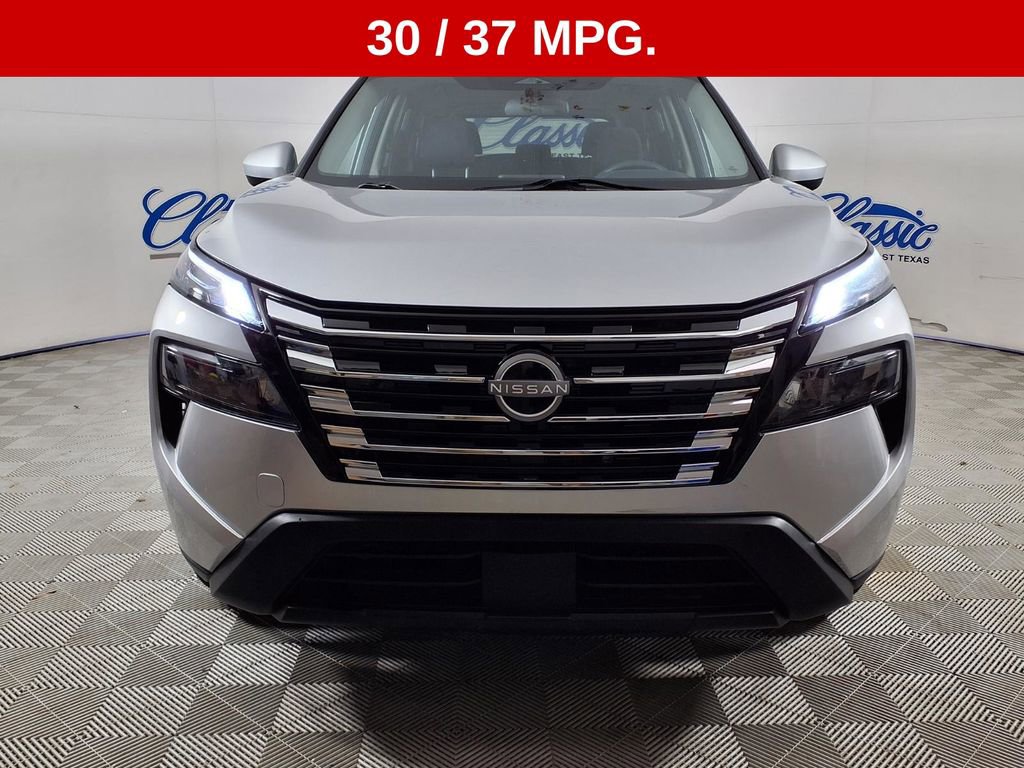 Used 2024 Nissan Rogue SV image 5