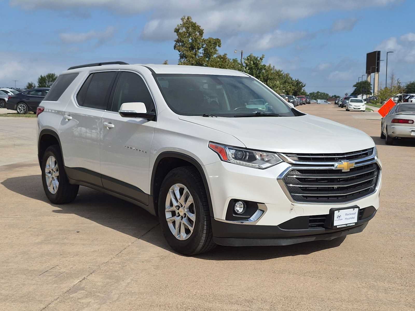 Used 2019 Chevrolet Traverse LT FWD image 16