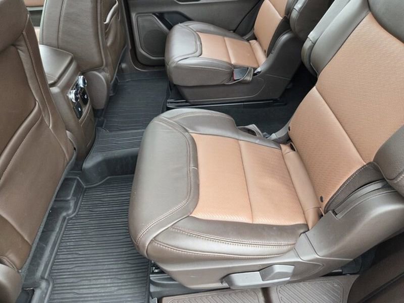 Certified 2023 Ford Explorer King Ranch w/ Technology Package AWD/4WD image 13
