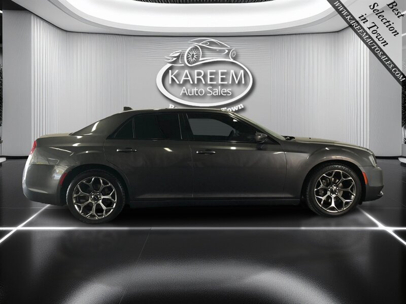 Used 2018 Chrysler 300 S RWD image 4