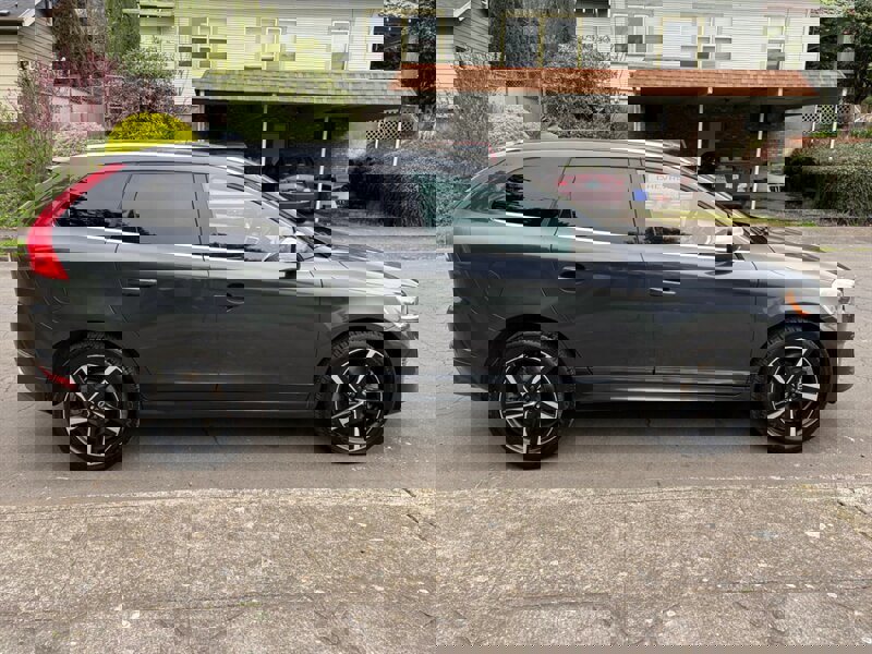 Used 2015 Volvo XC60 T6 R-Design Platinum image 6