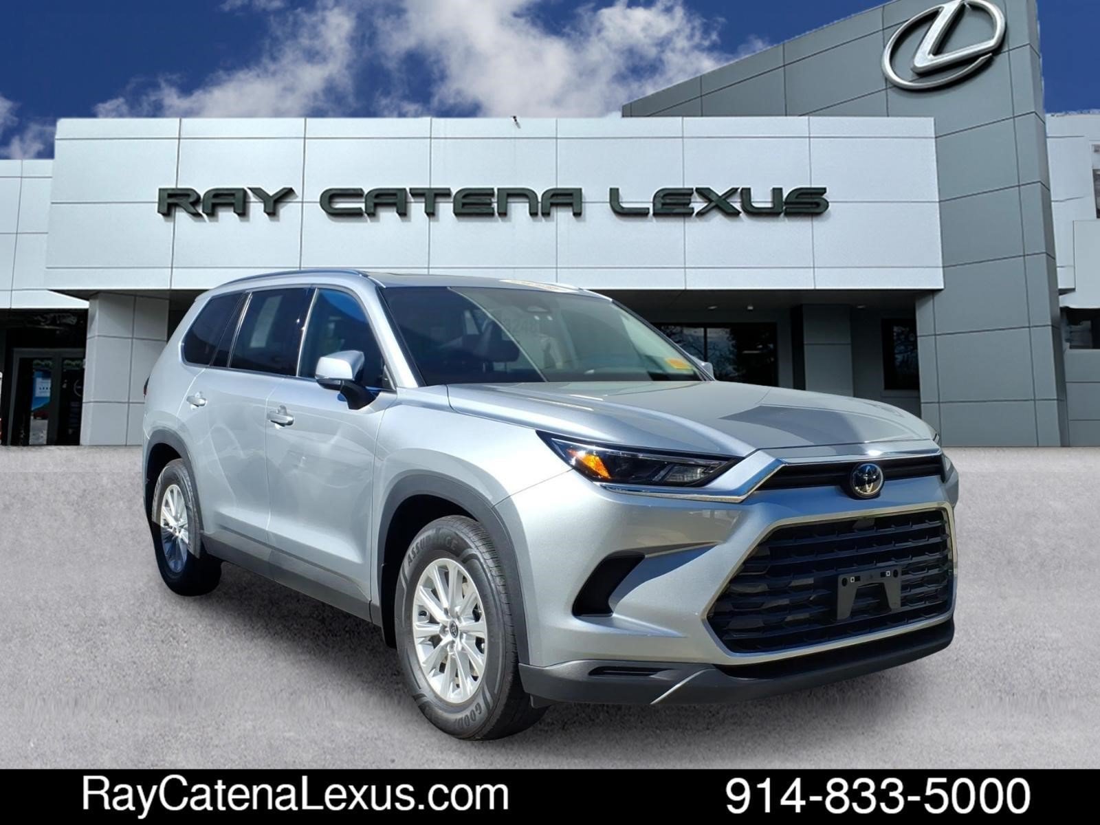 Used 2024 Toyota Grand Highlander AWD image 2
