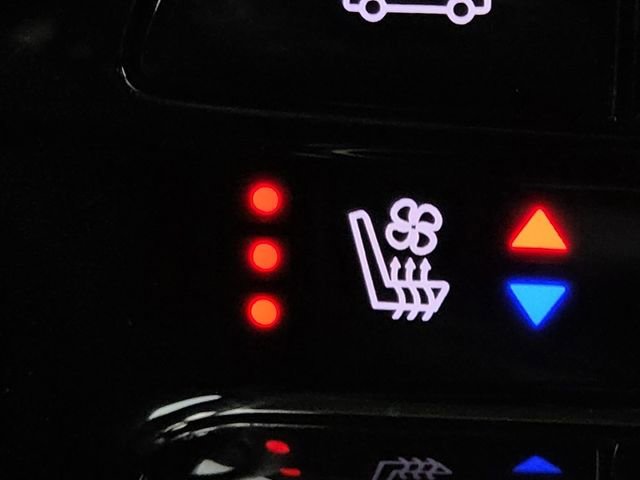 Used 2023 Buick Envision Avenir image 8