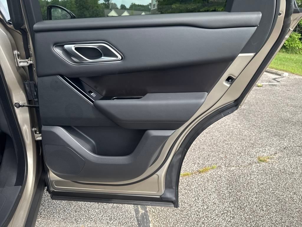 New 2026 Land Rover Range Rover Velar Dynamic SE image 17