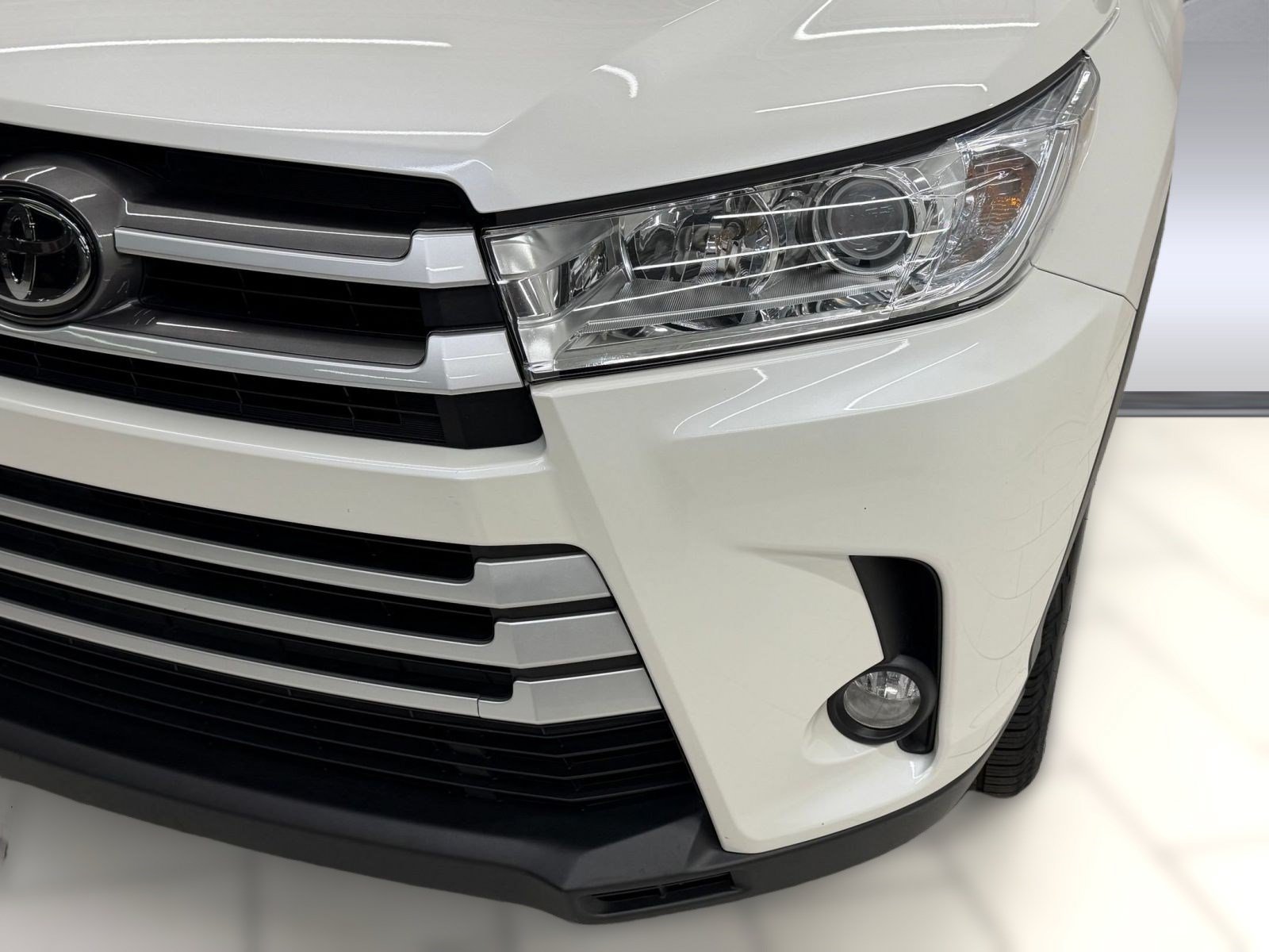 Used 2019 Toyota Highlander XLE AWD/4WD image 10