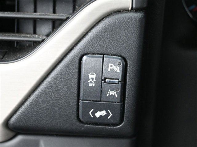 Used 2017 GMC Yukon XL Denali w/ Open Road Package image 13