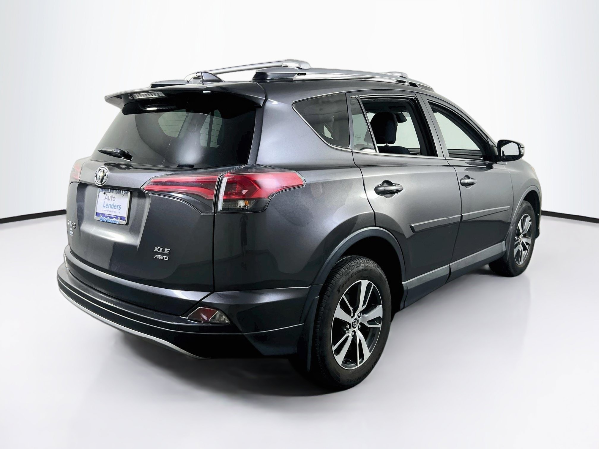 Used 2018 Toyota RAV4 XLE w/ Plus Extra Value Package AWD/4WD image 5
