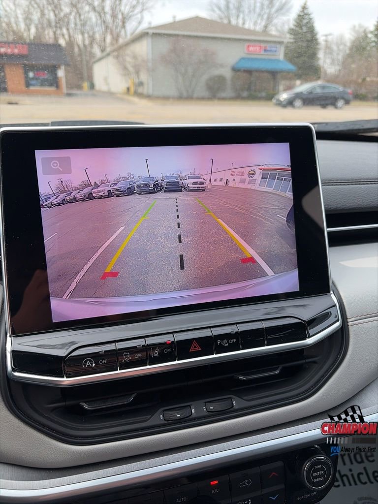 Used 2025 Jeep Compass Limited image 19