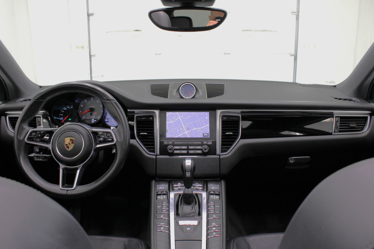 Used 2017 Porsche Macan S image 52