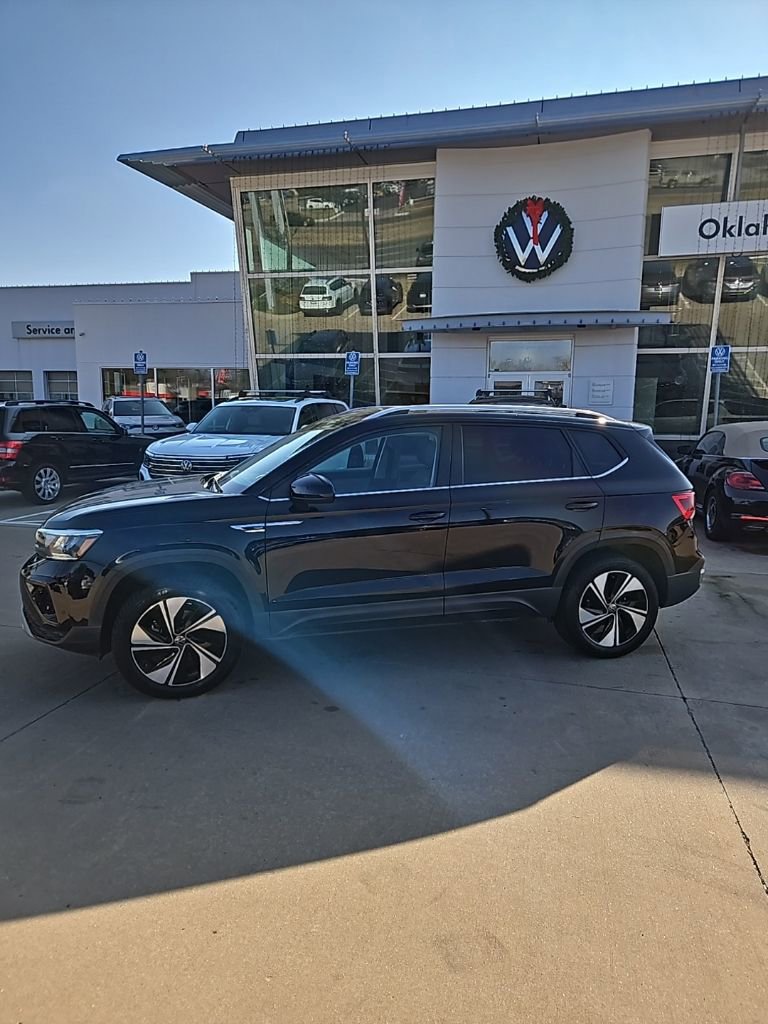 Used 2024 Volkswagen Taos SE image 8