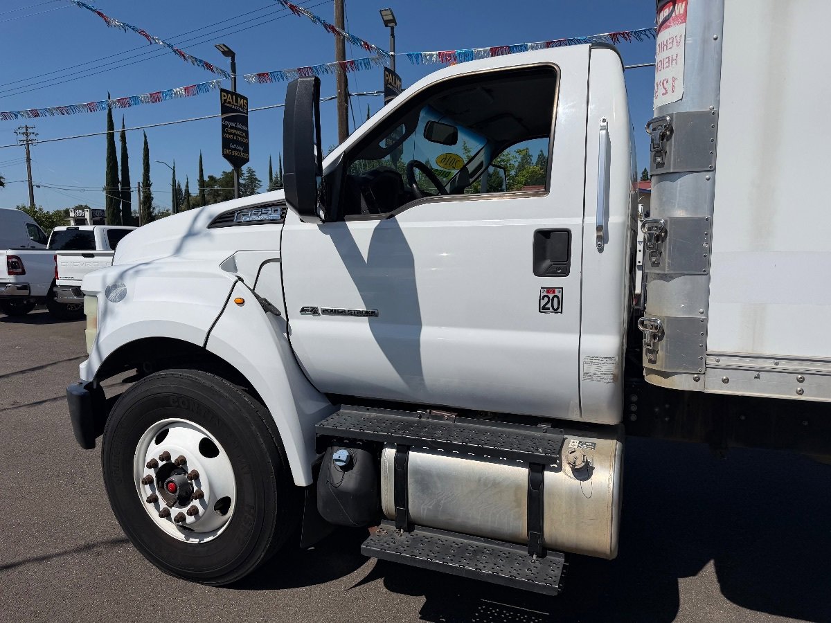 Used 2016 Ford F650 2WD Regular Cab Super Duty image 9