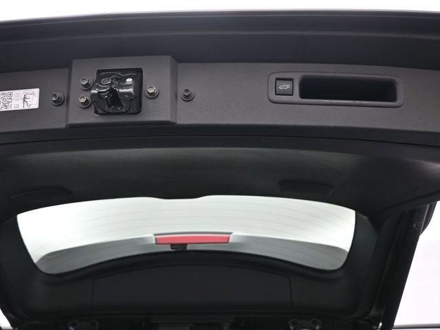 Certified 2025 Toyota Highlander XLE image 39