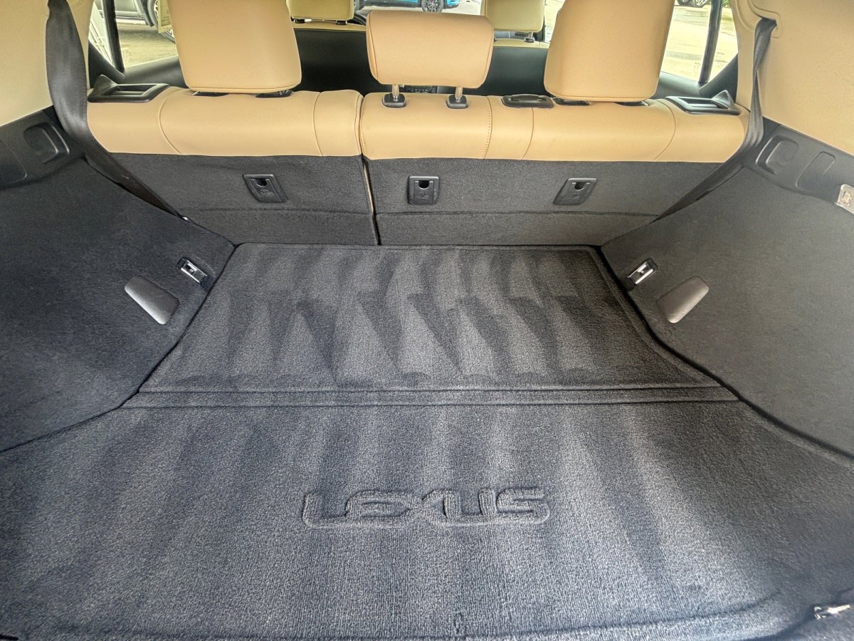 Used 2016 Lexus CT 200h w/ Seat Comfort Package FWD image 32