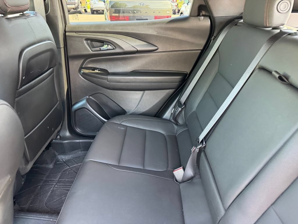 Used 2024 Chevrolet TrailBlazer RS w/ Convenience Package AWD/4WD image 11