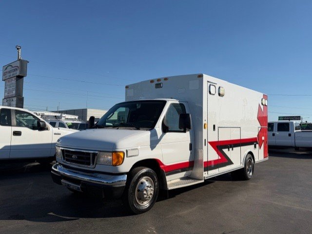Used 2003 Ford E-450 and Econoline 450 image 2