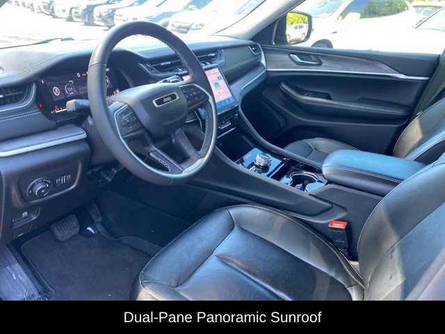 Used 2023 Jeep Grand Cherokee L Limited AWD/4WD image 5